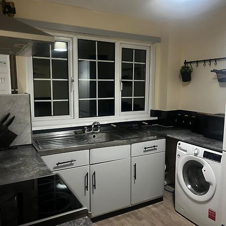 Xb Property - Comfy House Perfect For Families Contractors Relocators West Bromwich Ngoại thất bức ảnh