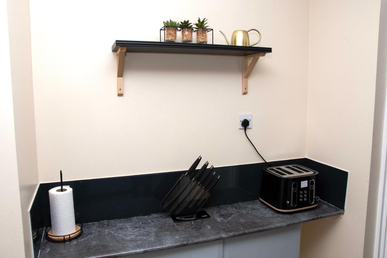 Xb Property - Comfy House Perfect For Families Contractors Relocators West Bromwich Ngoại thất bức ảnh